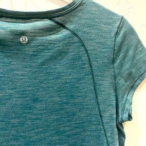Lululemon tee